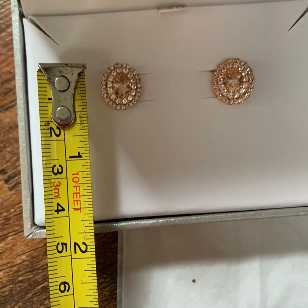Gorgeous Rose gold over 925 silver w zircon diamond pierced earring studs - Picture 4 of 4